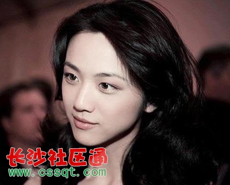 【組圖】湯唯與男友機(jī)場擁吻纏綿 甜蜜家照曝光【4】